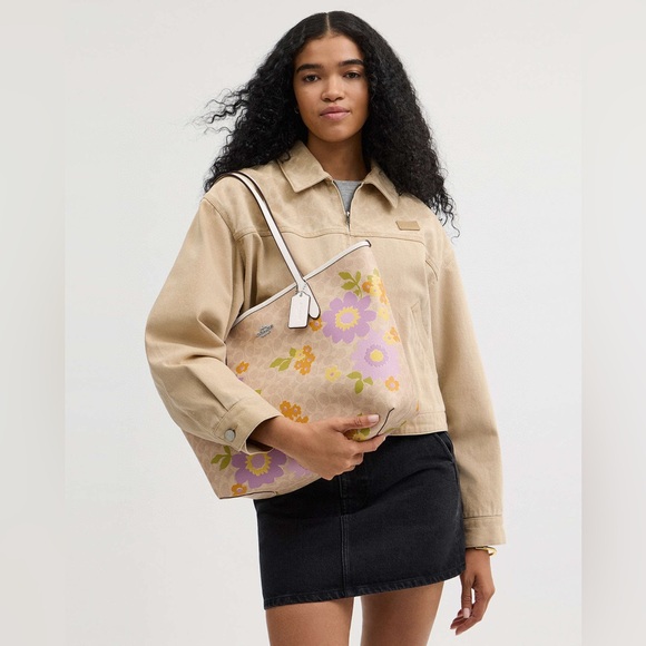 NWT COACH City Tote Bag Signature Canvas With Floral Print Silver/Sand - Picture 9 of 9